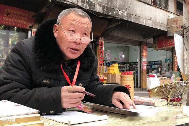 母亲贫穷，送走健康儿子，留下残疾女儿，算命先生：会享子女福分