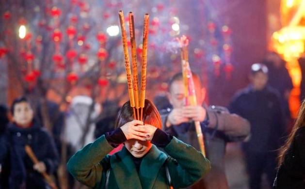 算命先生断我三年后才遇正缘，可我当年就结婚！两年后才知算的准